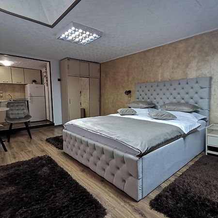 Shelby Accommodation -Adult Only- سِنايا المظهر الخارجي الصورة
