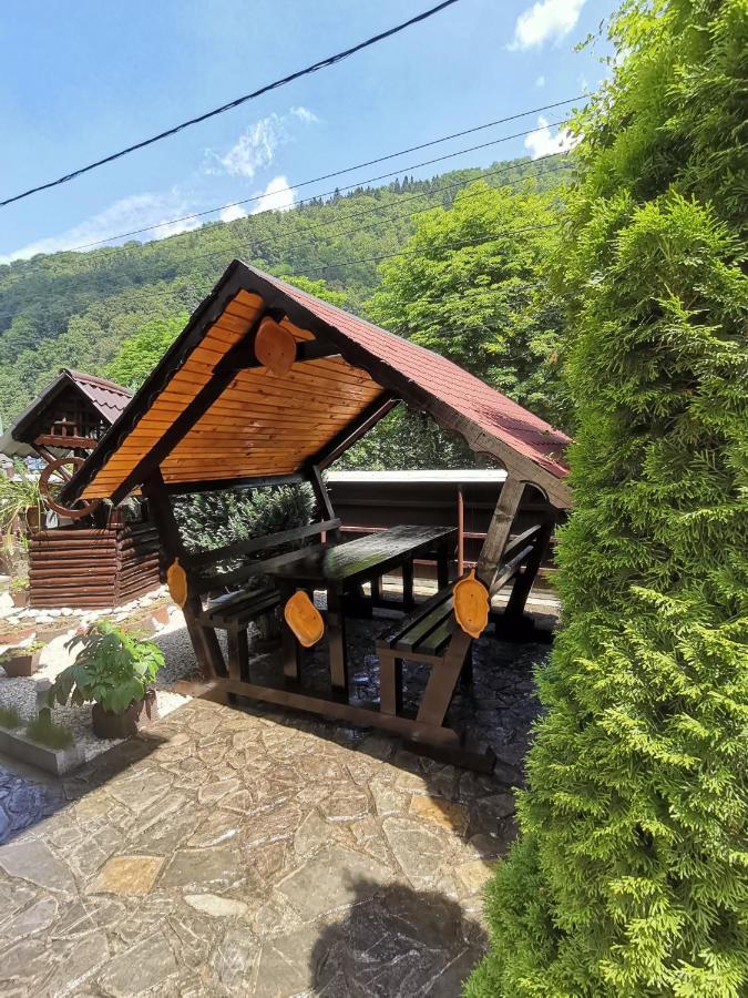 Shelby Accommodation -Adult Only- سِنايا المظهر الخارجي الصورة