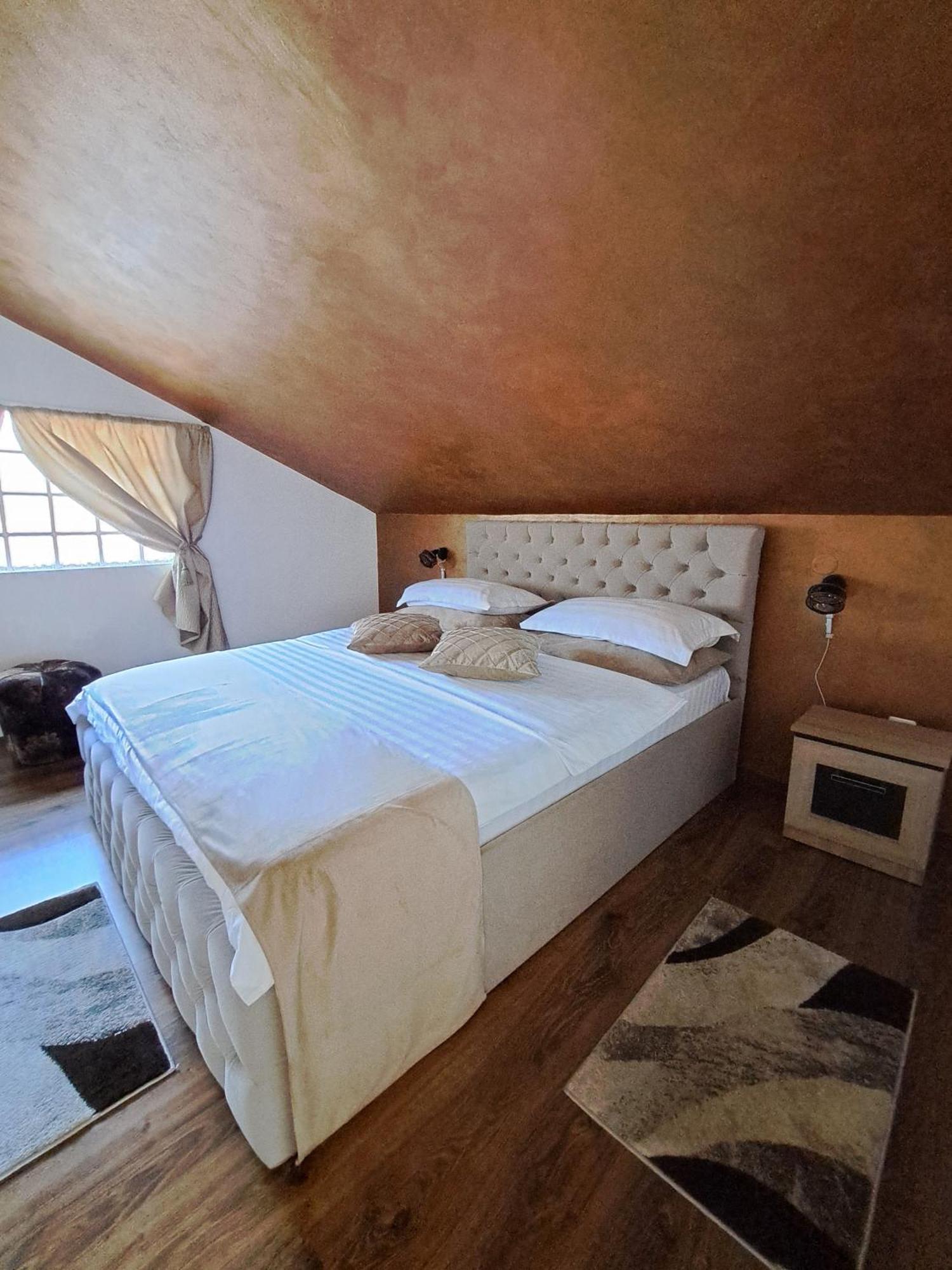 Shelby Accommodation -Adult Only- سِنايا المظهر الخارجي الصورة