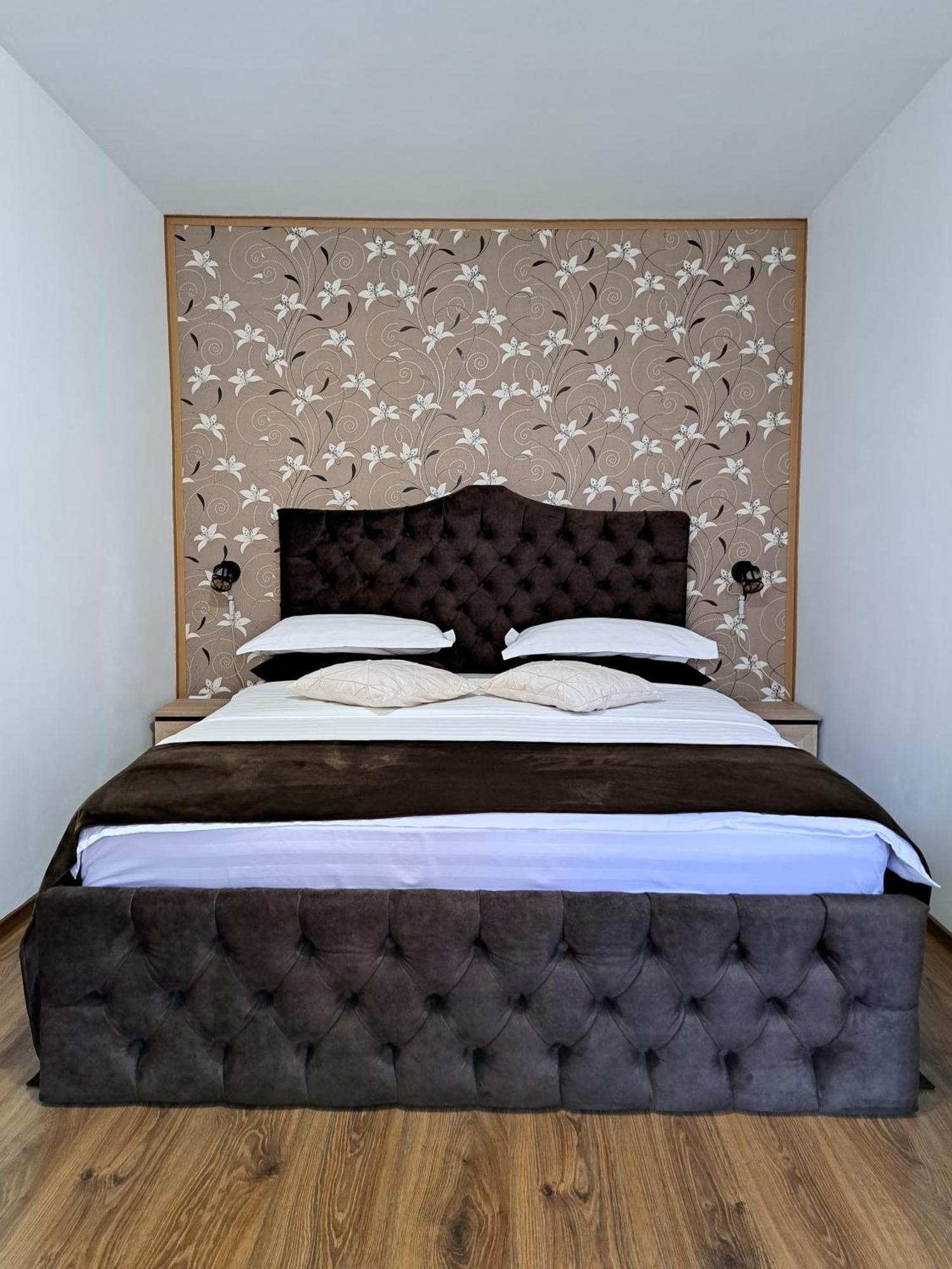 Shelby Accommodation -Adult Only- سِنايا المظهر الخارجي الصورة
