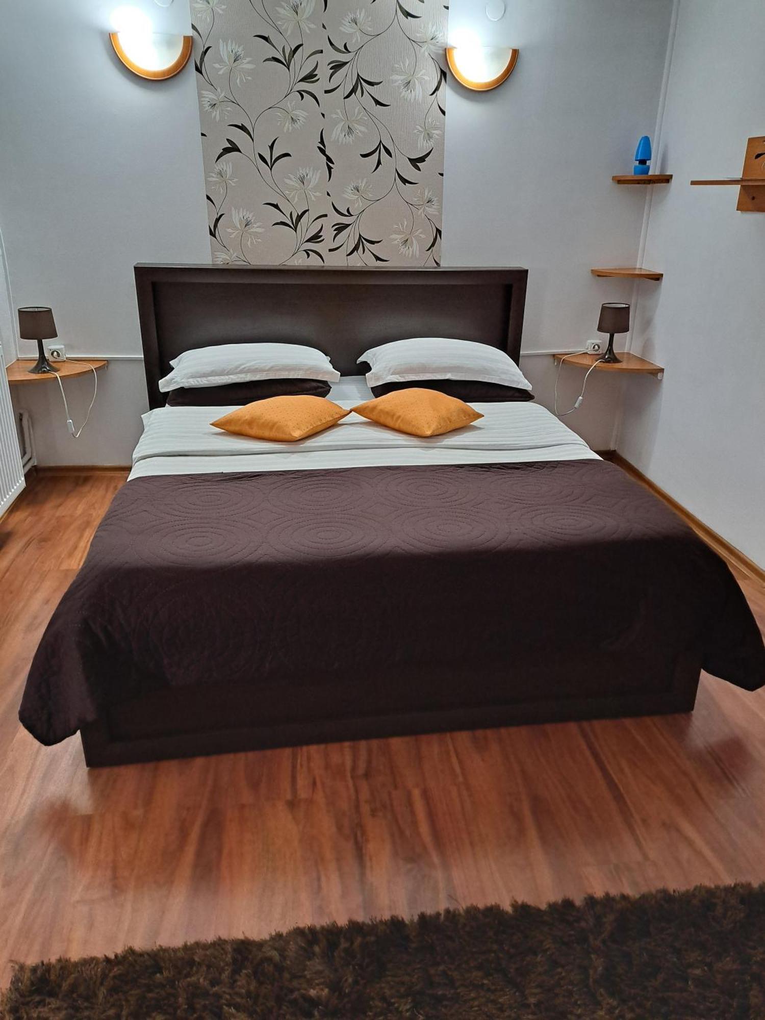 Shelby Accommodation -Adult Only- سِنايا المظهر الخارجي الصورة