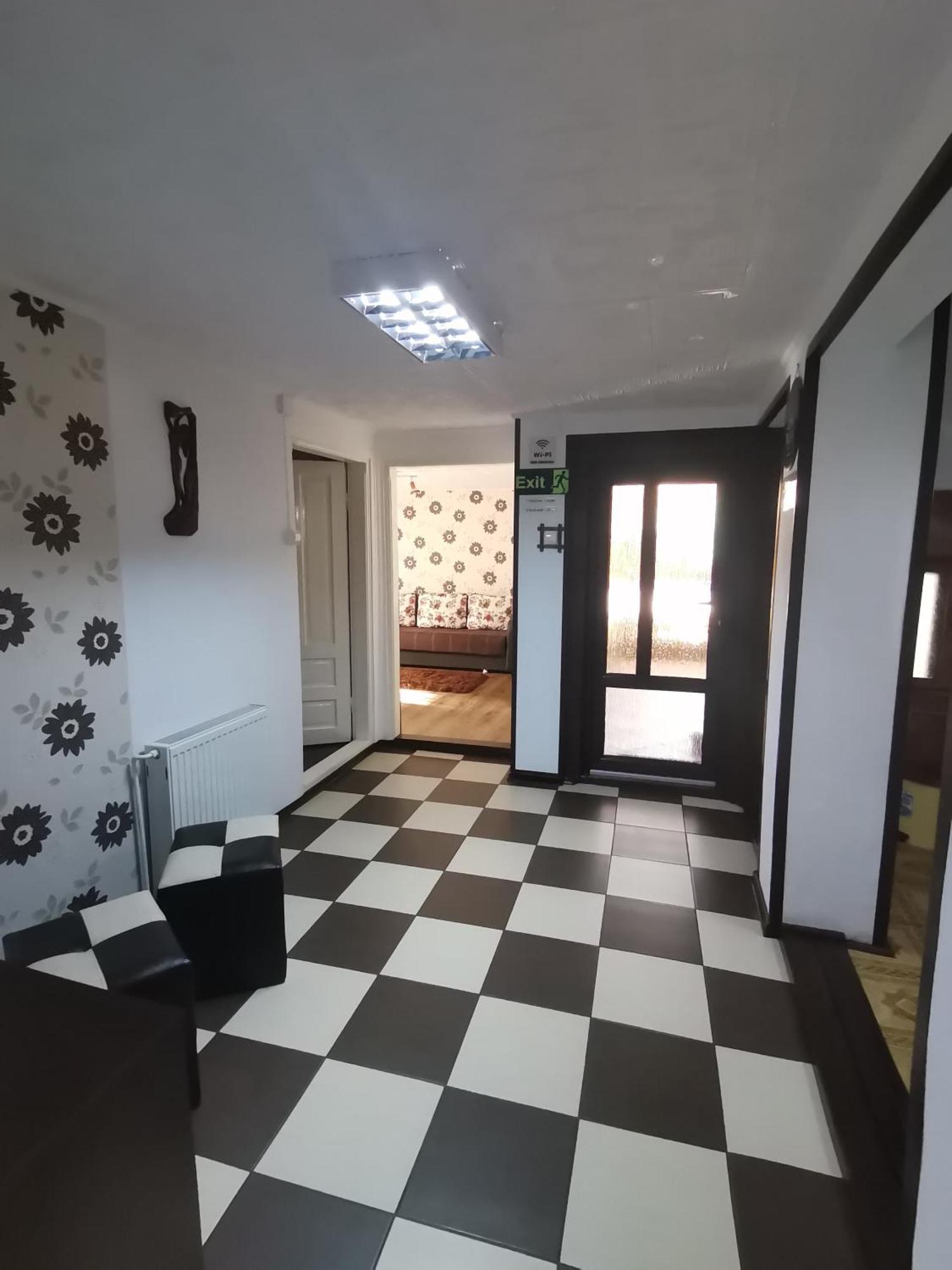 Shelby Accommodation -Adult Only- سِنايا الغرفة الصورة