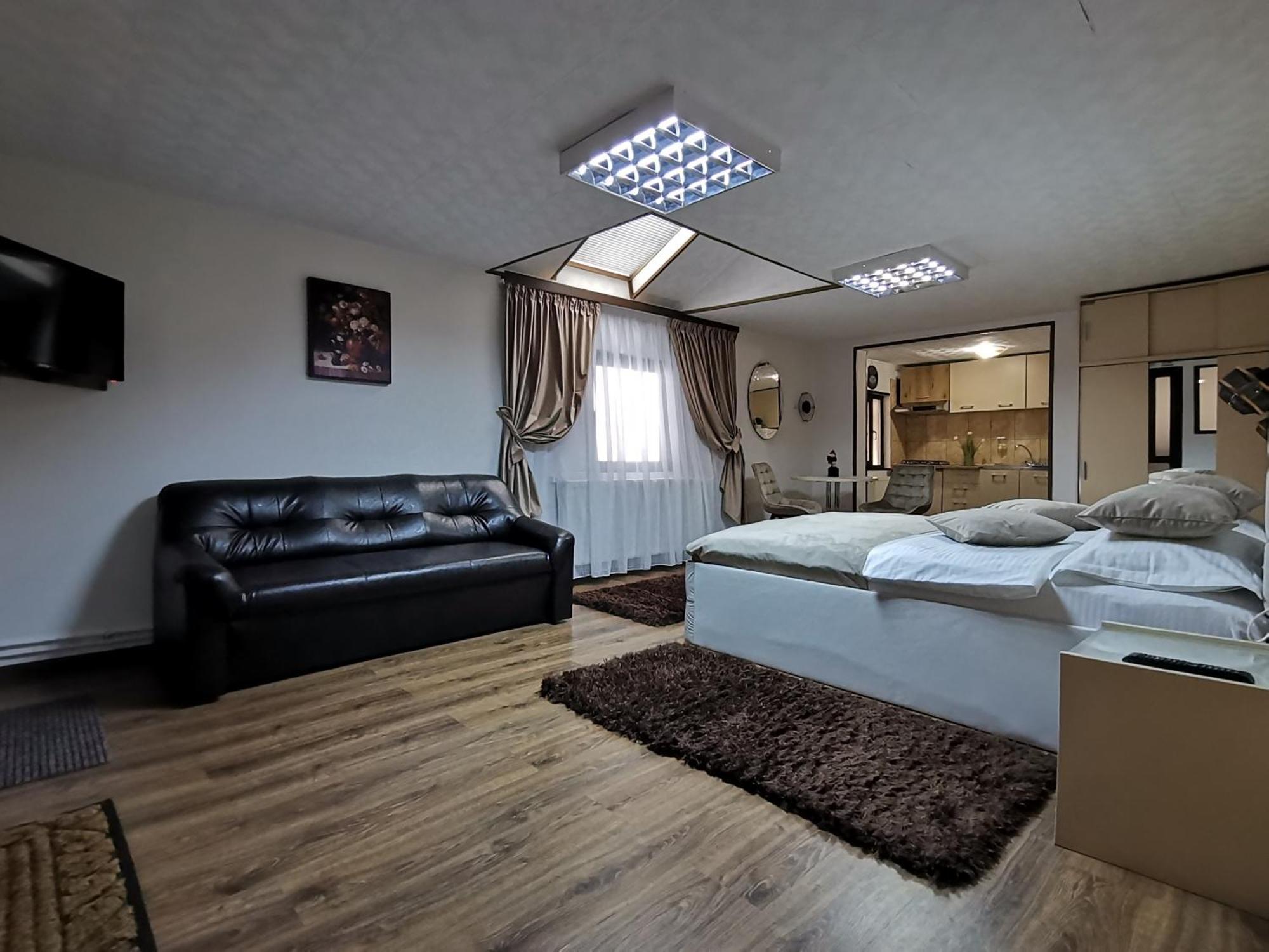 Shelby Accommodation -Adult Only- سِنايا المظهر الخارجي الصورة