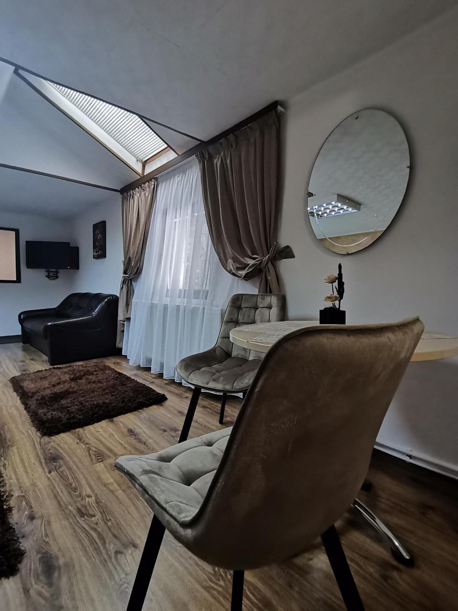 Shelby Accommodation -Adult Only- سِنايا المظهر الخارجي الصورة