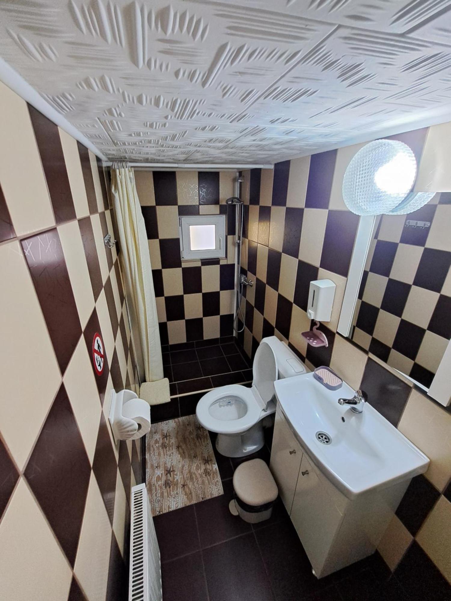 Shelby Accommodation -Adult Only- سِنايا المظهر الخارجي الصورة