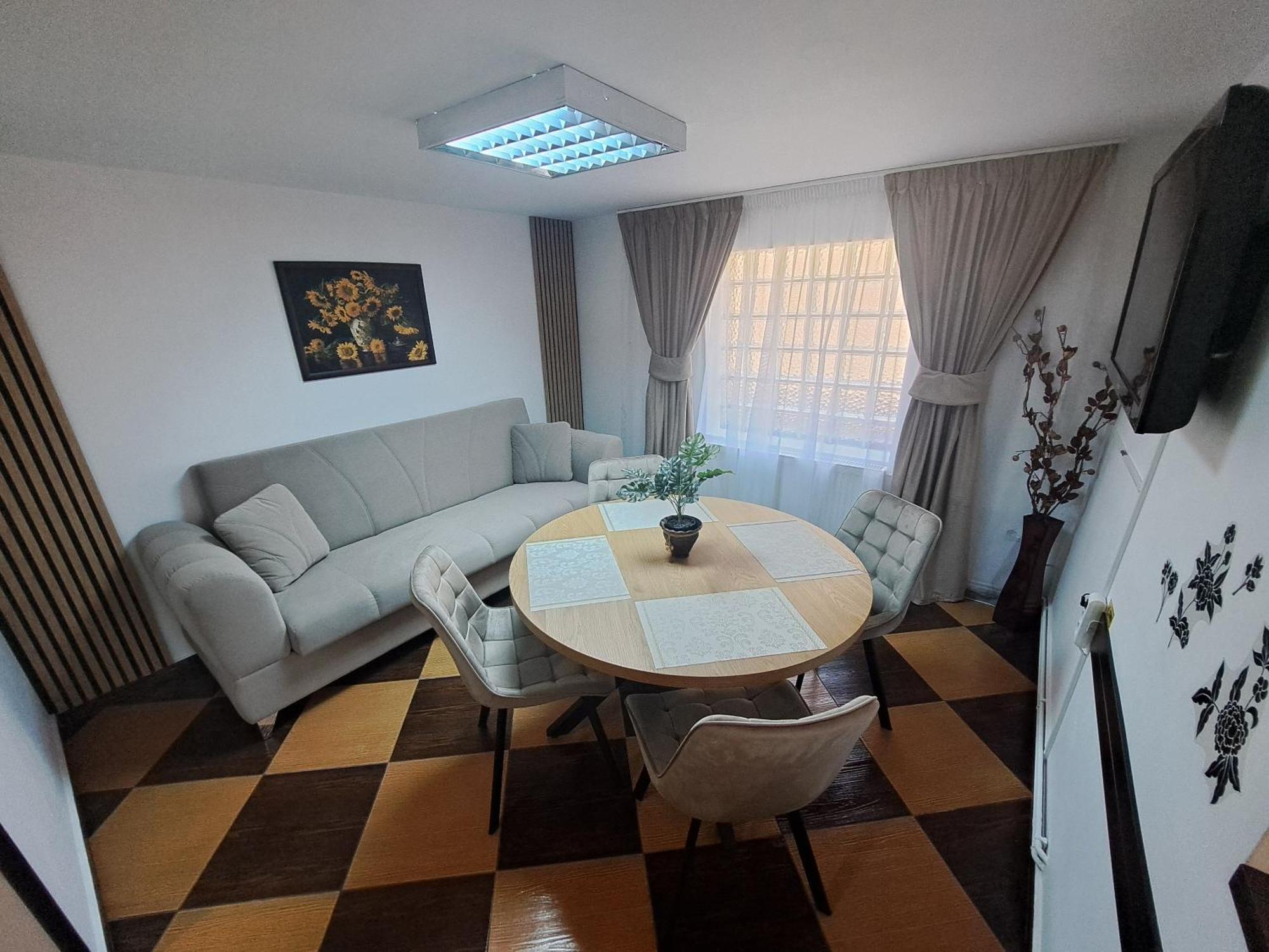 Shelby Accommodation -Adult Only- سِنايا المظهر الخارجي الصورة