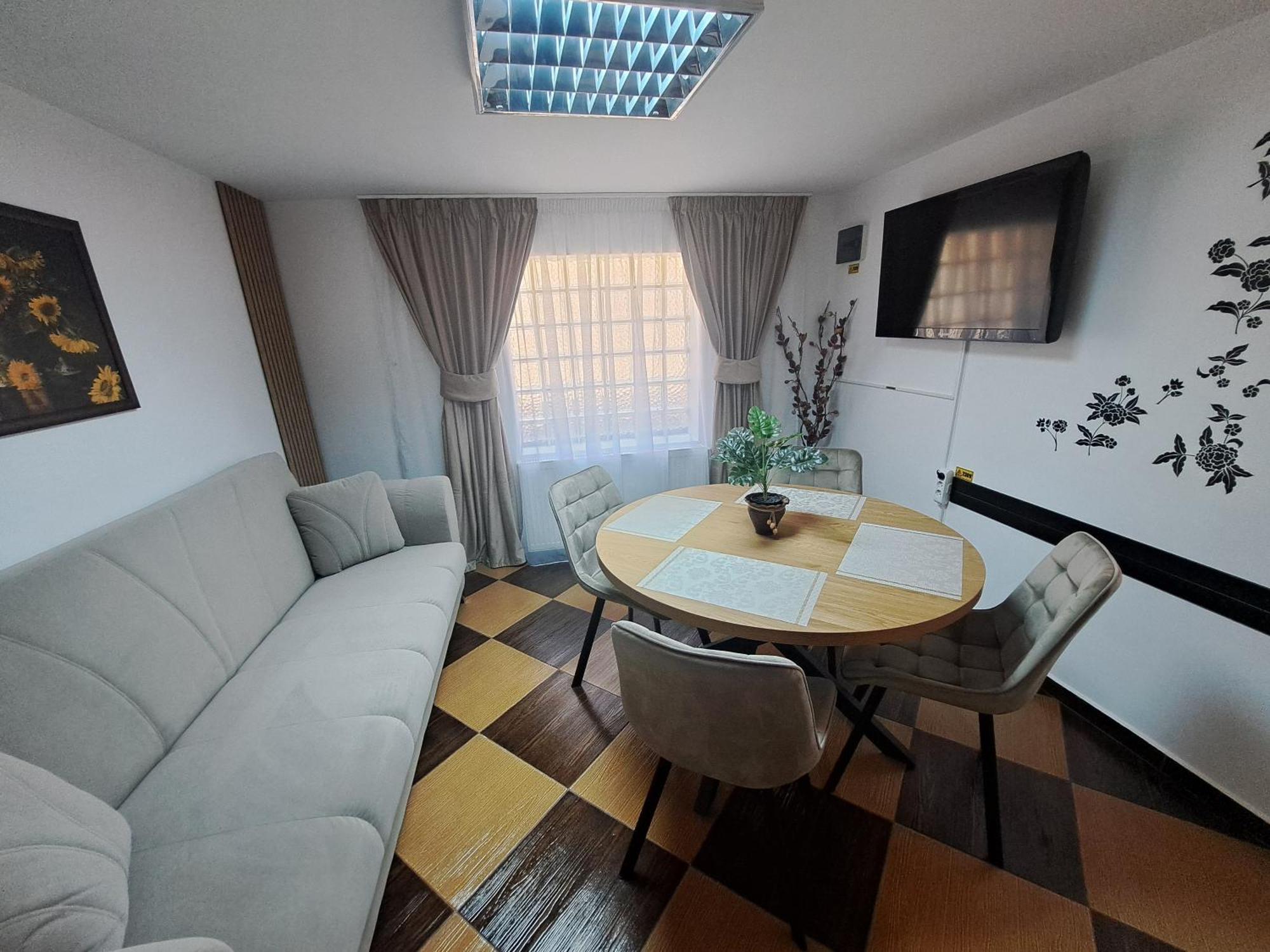 Shelby Accommodation -Adult Only- سِنايا المظهر الخارجي الصورة